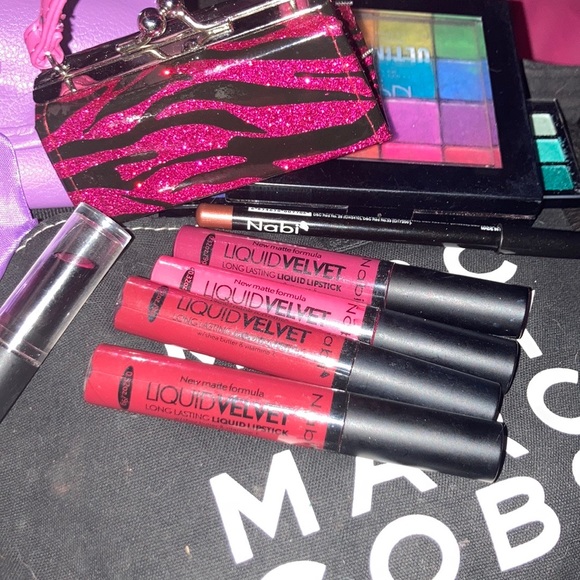 Reserved 1 Liquid Velvet lipstick Angel Rose - Picture 1 of 2